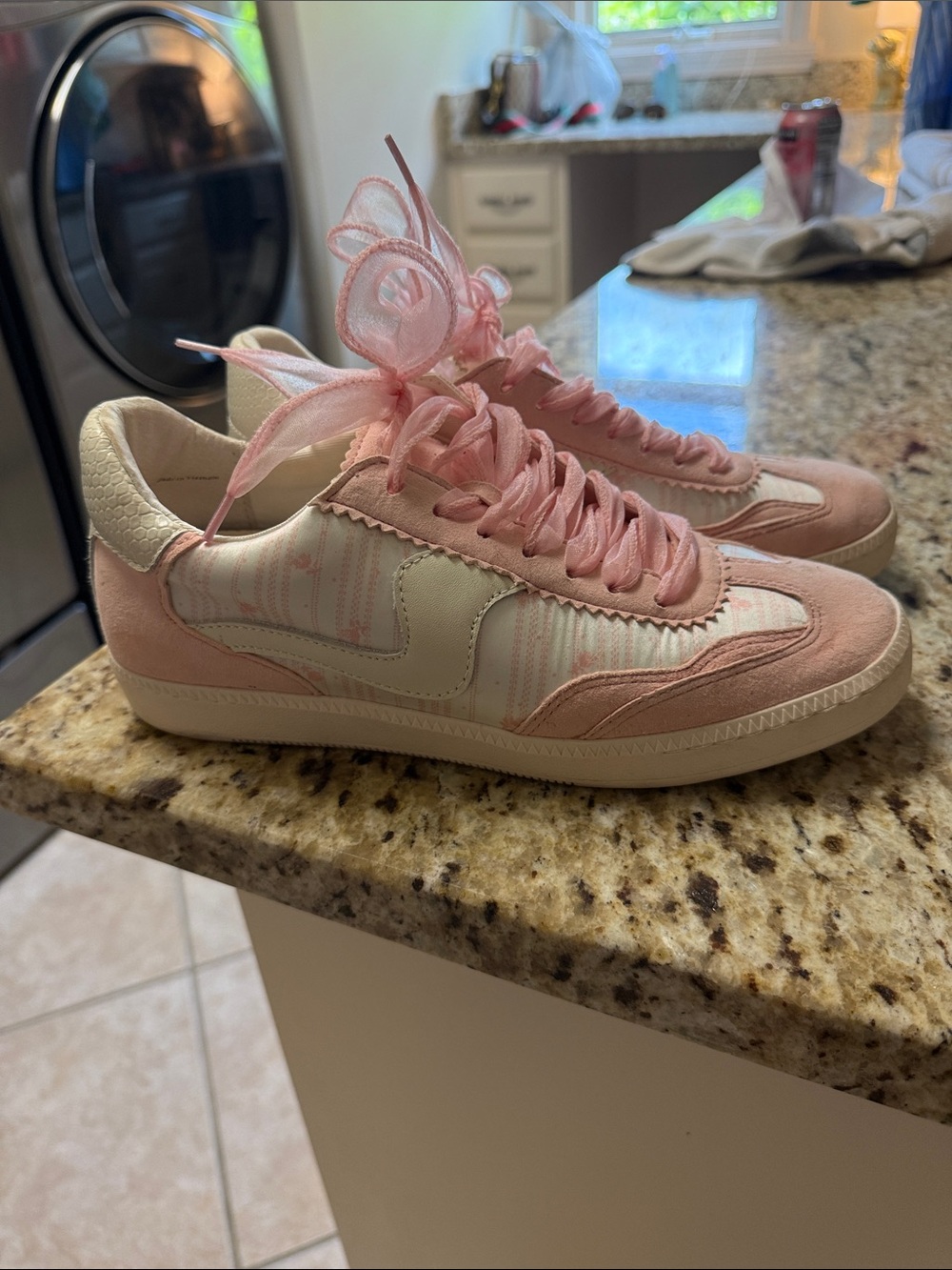 Byrdie Golf by Dolce Vita Women's Low-Top Fashion Sneakers in Pink and Cream - Picture 1 of 4